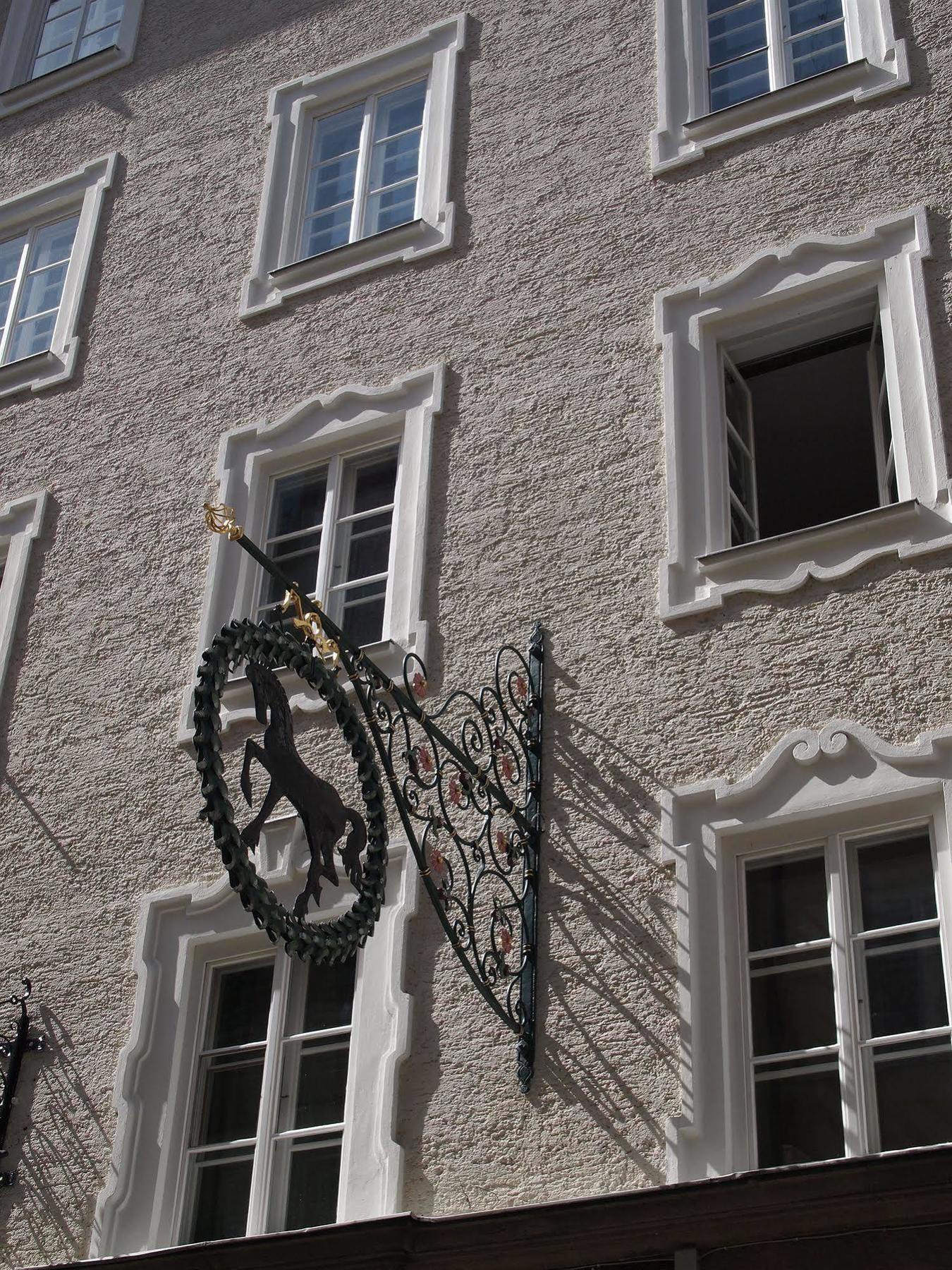 Hotel Schwarzes Roessl Залцбург Екстериор снимка