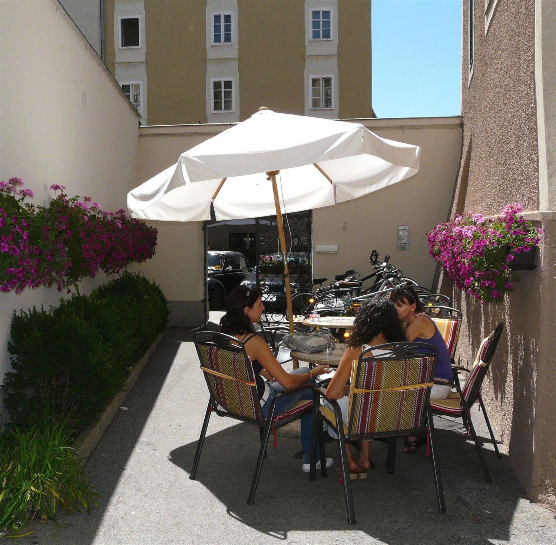 Hotel Schwarzes Roessl Залцбург Екстериор снимка