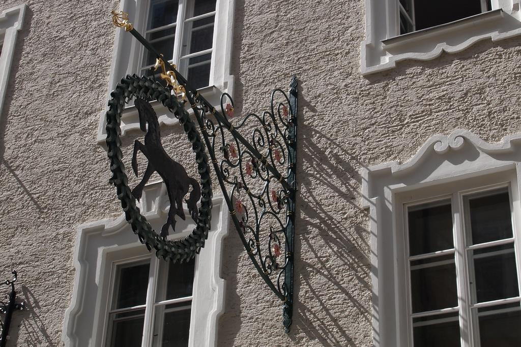 Hotel Schwarzes Roessl Залцбург Екстериор снимка
